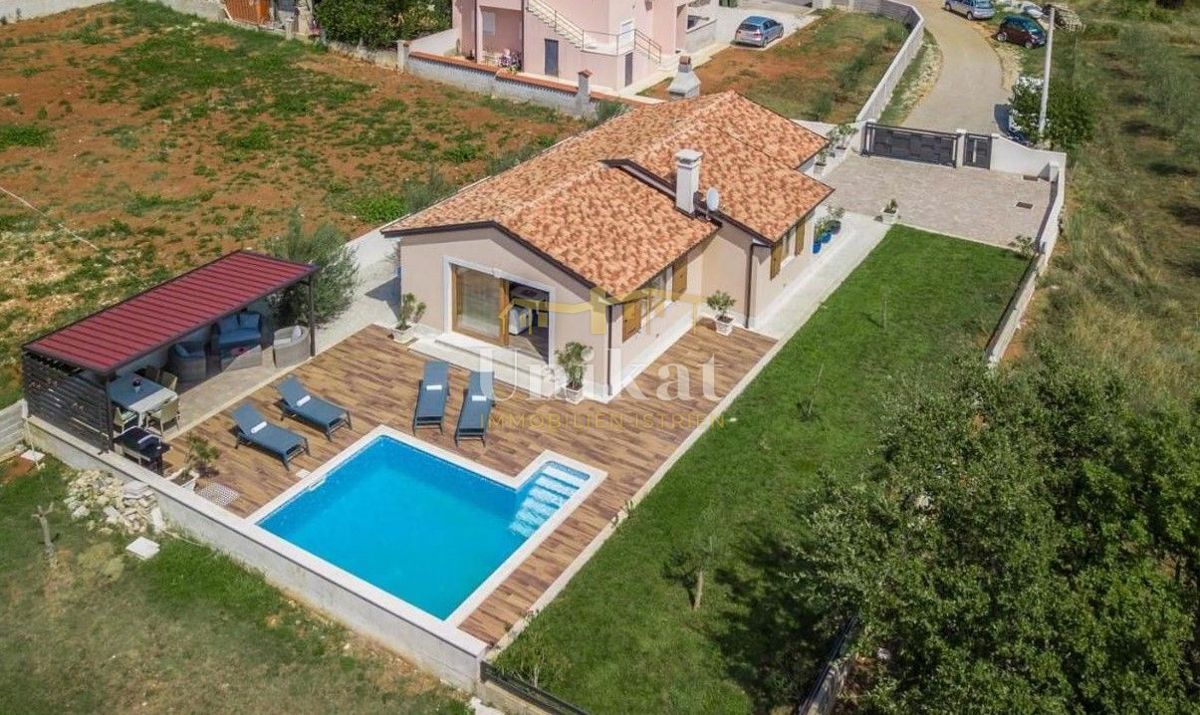 Lepo urejena pritlična hiša na veliki parceli + možnost gradnje še enega objekta